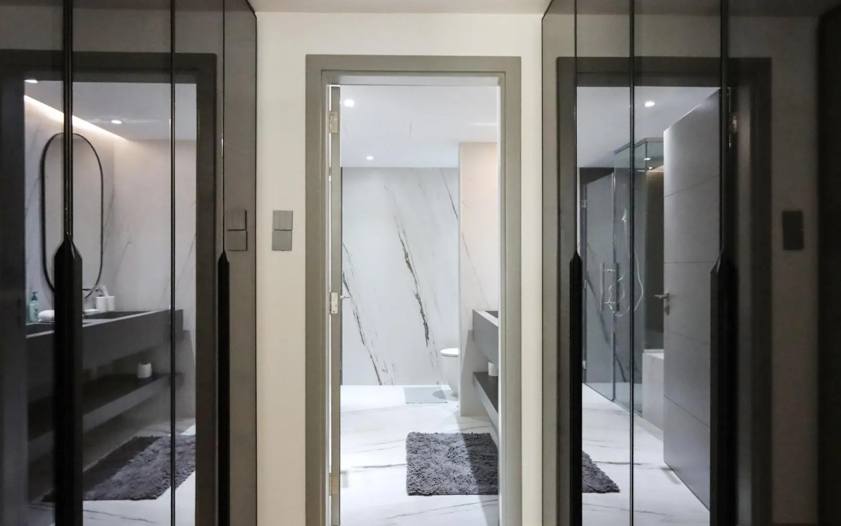 Livbnb - 2B With Modern Interiors, Emaar Boulevard Dubai