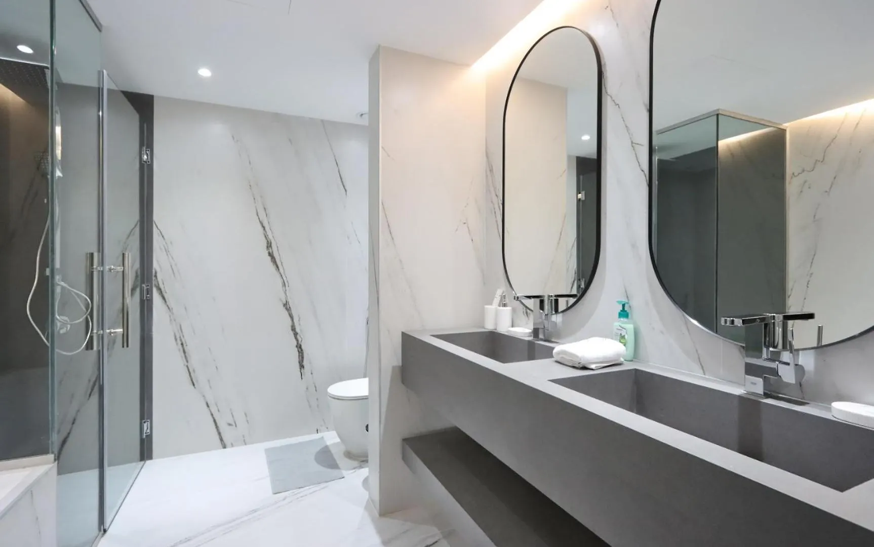 Livbnb - 2B With Modern Interiors, Emaar Boulevard Dubai Apartment